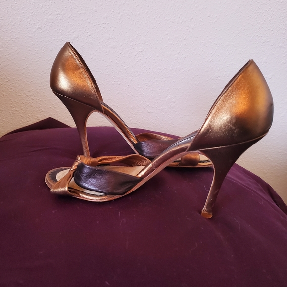 Shoes - Picture 5 of 6